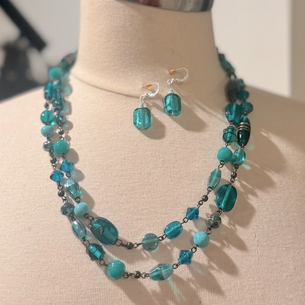 Elegant Teal Beaded Necklace and Earring Set